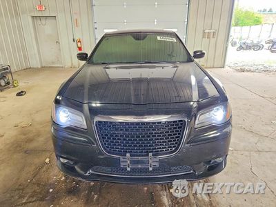 Piąte zdjęcie samochodu w środku: 2013 CHRYSLER 300 SRT-8 VIN:2C3CCAFJ6DH559858 - miniatura