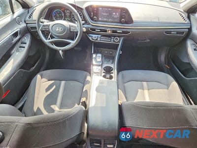 Zdjęcie 8 z 12 samochodu: 2022 HYUNDAI SONATA HYBRID SEL VIN:KMHL34JJXNA052638 - miniatura