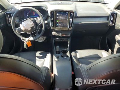 Zdjęcie 8 z 13 samochodu: 2025 VOLVO XC40 CORE VIN:YV4L12UJ0S2509096 - miniatura