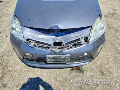 Zdjęcie 11 z 12 samochodu: 2012 TOYOTA PRIUS FOUR VIN:JTDKN3DU3C1608585 - miniatura