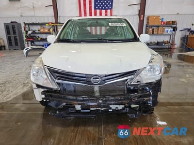 Piąte zdjęcie samochodu w środku: 2010 NISSAN VERSA 1.8 S VIN:3N1BC1CP5AL371290 - miniatura