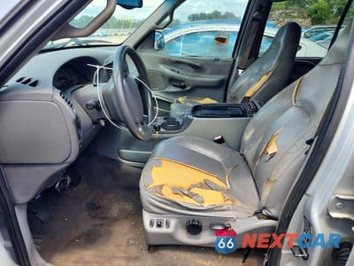 Zdjęcie 7 z 13 samochodu: 2002 FORD EXPEDITION XLT VIN:1FMRU15L32LA49565 - miniatura