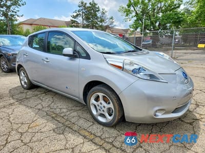Czwarte zdjęcie samochodu z boku: 2012 NISSAN LEAF SV VIN:JN1AZ0CP6CT020729 - miniatura
