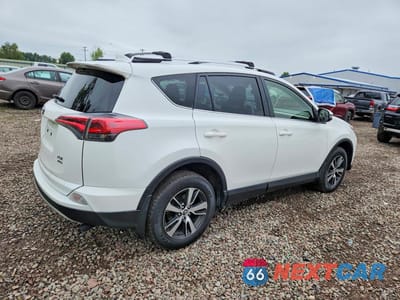 Trzecie zdjęcie samochodu z tyłu: 2016 TOYOTA RAV4 XLE VIN:JTMRFREV7GD197105 - miniatura