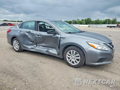 Czwarte zdjęcie samochodu z boku: 2017 NISSAN ALTIMA 2.5 S VIN:1N4AL3APXHN331617 - miniatura