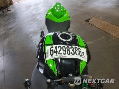 Piąte zdjęcie samochodu w środku: 2016 KAWASAKI ZX1000 S VIN:JKAZXCS1XGA003643 - miniatura