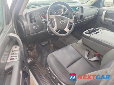 Zdjęcie 8 z 12 samochodu: 2011 CHEVROLET SILVERADO K1500 LT VIN:1GCRKSE31BZ205888 - miniatura
