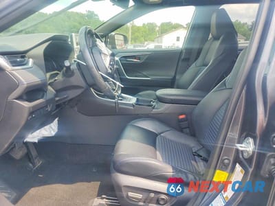Zdjęcie 7 z 13 samochodu: 2019 TOYOTA RAV4 XSE VIN:JTMEWRFV9KD508135 - miniatura