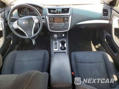 Zdjęcie 8 z 12 samochodu: 2017 NISSAN ALTIMA 2.5 S VIN:1N4AL3AP1HC216819 - miniatura