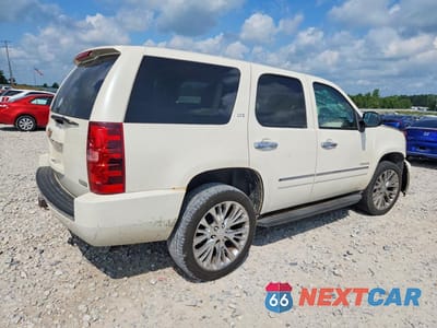 Trzecie zdjęcie samochodu z tyłu: 2011 CHEVROLET TAHOE K1500 LTZ VIN:1GNSKCE0XBR350643 - miniatura