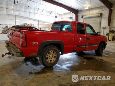 Trzecie zdjęcie samochodu z tyłu: 2005 CHEVROLET SILVERADO K1500 VIN:1GCEK19B15E167312 - miniatura