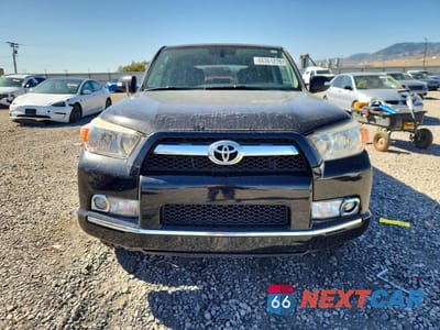 Piąte zdjęcie samochodu w środku: 2013 TOYOTA 4RUNNER LIMITED VIN:JTEBU5JR0D5138505 - miniatura
