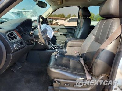 Zdjęcie 7 z 13 samochodu: 2013 CHEVROLET SUBURBAN C1500 LT VIN:1GNSCJE02DR122897 - miniatura