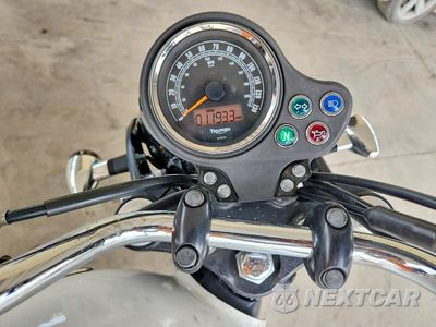 Zdjęcie 7 z 9 samochodu: 2013 TRIUMPH MOTORCYCLE BONNEVILLE VIN:SMT900K10DT578134 - miniatura