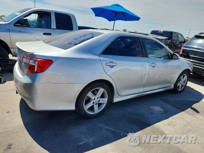 Trzecie zdjęcie samochodu z tyłu: 2014 TOYOTA CAMRY SE VIN:4T1BF1FK4EU823659 - miniatura