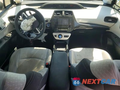 Zdjęcie 8 z 13 samochodu: 2016 TOYOTA PRIUS TWO ECO VIN:JTDKARFU3G3500246 - miniatura