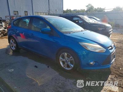 Czwarte zdjęcie samochodu z boku: 2012 FORD FOCUS SE VIN:1FAHP3K22CL131132 - miniatura