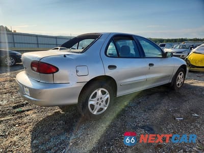 Trzecie zdjęcie samochodu z tyłu: 2002 CHEVROLET CAVALIER LS VIN:1G1JF524727351765 - miniatura