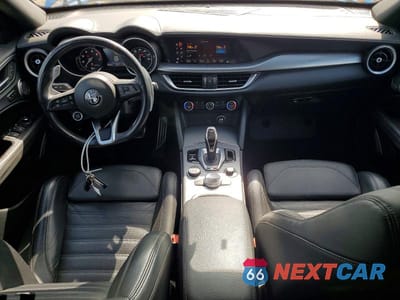 Zdjęcie 8 z 13 samochodu: 2022 ALFA ROMEO STELVIO TI VIN:ZASPAKBN2N7D29756 - miniatura