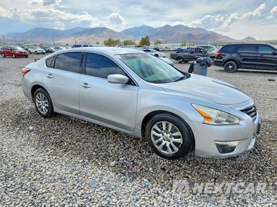 Czwarte zdjęcie samochodu z boku: 2015 NISSAN ALTIMA 2.5 S VIN:1N4AL3AP7FC423129 - miniatura