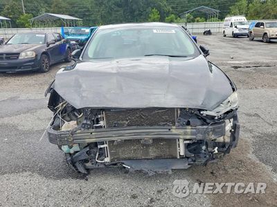 Piąte zdjęcie samochodu w środku: 2017 FORD FUSION S VIN:3FA6P0G7XHR218988 - miniatura