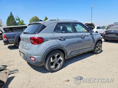 Trzecie zdjęcie samochodu z tyłu: 2022 HYUNDAI VENUE SEL VIN:KMHRC8A37NU183317 - miniatura