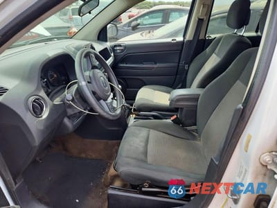 Zdjęcie 7 z 13 samochodu: 2014 JEEP COMPASS SPORT VIN:1C4NJCBA3ED709211 - miniatura