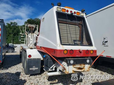 Drugie zdjęcie samochodu z przodu: 2016 OSHKOSH READY MIX TRUCK VIN:10TAFLGF5GS775032 - miniatura