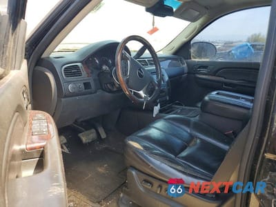 Zdjęcie 8 z 13 samochodu: 2007 GMC YUKON XL DENALI VIN:1GKFK66827J282090 - miniatura