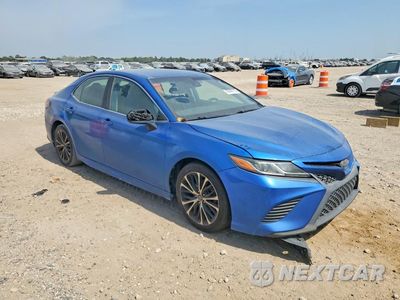 Czwarte zdjęcie samochodu z boku: 2019 TOYOTA CAMRY SE VIN:4T1B11HK7KU256757 - miniatura