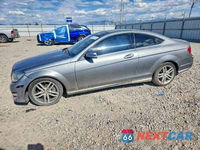 2015 MERCEDES-BENZ C 350 4MATIC WDDGJ8JB3FG442321 - główne zdjęcie licytacji z USA - miniatura