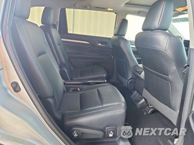 Zdjęcie 11 z 13 samochodu: 2018 TOYOTA HIGHLANDER XLE VIN:5TDKZRFH3JS548119 - miniatura