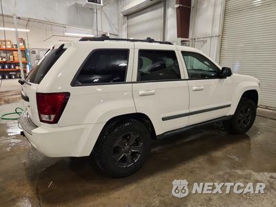 Trzecie zdjęcie samochodu z tyłu: 2008 JEEP GRAND CHEROKEE LAREDO VIN:1J8GR48K98C190272 - miniatura