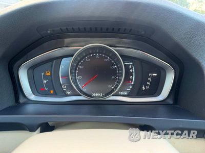 Zdjęcie 8 z 11 samochodu: 2015 VOLVO V60 PREMIER VIN:YV140MEK6F1254733 - miniatura