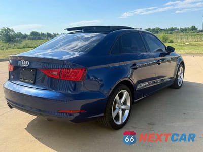 Czwarte zdjęcie samochodu z boku: 2016 AUDI A3 PREMIUM VIN:WAUA7GFF8G1019143 - miniatura
