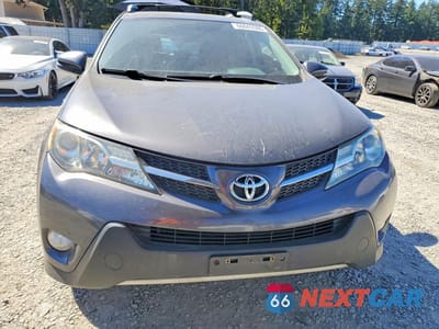 Piąte zdjęcie samochodu w środku: 2014 TOYOTA RAV4 XLE VIN:JTMWFREV2EJ003744 - miniatura