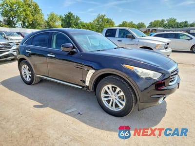 Czwarte zdjęcie samochodu z boku: 2016 INFINITI QX70 BASE VIN:JN8CS1MW4GM752853 - miniatura