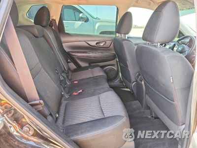 Zdjęcie 11 z 13 samochodu: 2018 NISSAN ROGUE S VIN:KNMAT2MT0JP605544 - miniatura