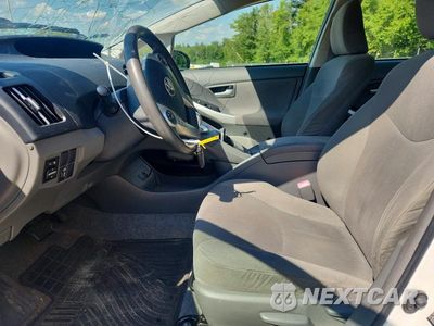 Zdjęcie 7 z 12 samochodu: 2011 TOYOTA PRIUS THREE VIN:JTDKN3DU9B0326844 - miniatura