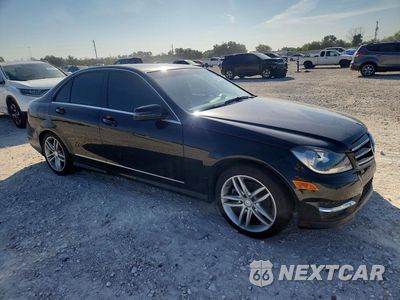 Czwarte zdjęcie samochodu z boku: 2013 MERCEDES-BENZ C 250 VIN:WDDGF4HB8DA845369 - miniatura