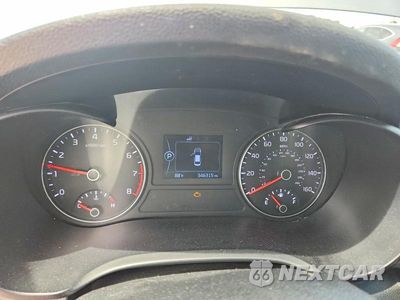 Zdjęcie 9 z 12 samochodu: 2017 KIA OPTIMA LX VIN:5XXGT4L36HG167203 - miniatura