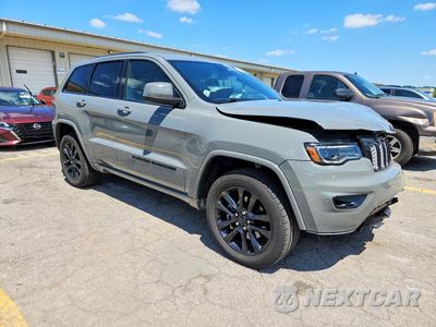 Czwarte zdjęcie samochodu z boku: 2022 JEEP GRAND CHEROKEE LAREDO E VIN:1C4RJFAG6NC147030 - miniatura