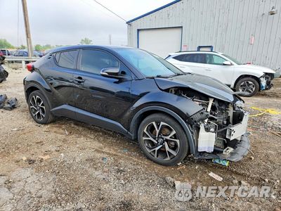Czwarte zdjęcie samochodu z boku: 2019 TOYOTA C-HR XLE VIN:JTNKHMBX6K1057931 - miniatura