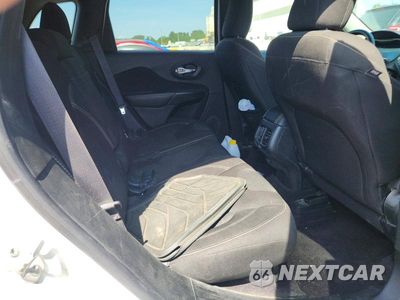 Zdjęcie 10 z 12 samochodu: 2017 JEEP CHEROKEE LATITUDE VIN:1C4PJMCSXHW546300 - miniatura