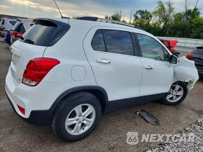 Trzecie zdjęcie samochodu z tyłu: 2019 CHEVROLET TRAX 1LT VIN:KL7CJLSB2KB825892 - miniatura