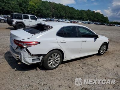 Trzecie zdjęcie samochodu z tyłu: 2020 TOYOTA CAMRY LE VIN:4T1C11AK8LU926848 - miniatura