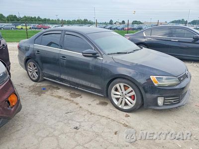 Czwarte zdjęcie samochodu z boku: 2012 VOLKSWAGEN JETTA GLI VIN:3VW567AJ2CM460182 - miniatura