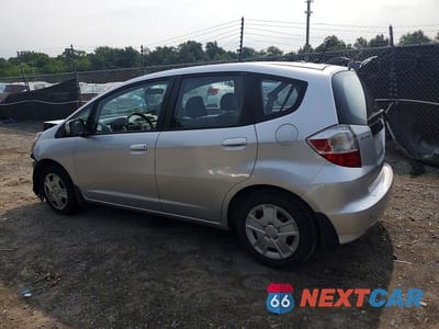 Drugie zdjęcie samochodu z przodu: 2013 HONDA FIT VIN:JHMGE8H38DC044604 - miniatura