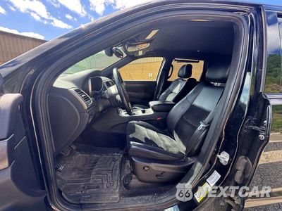 Piąte zdjęcie samochodu w środku: 2018 JEEP GRAND CHEROKEE LAREDO VIN:1C4RJFAG0JC139919 - miniatura