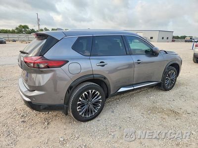 Trzecie zdjęcie samochodu z tyłu: 2026 NISSAN ROGUE PLATINUM VIN:JN8BT3DD1TW298711 - miniatura